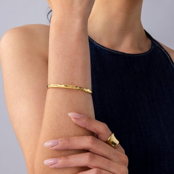 14K Gold Plated Waterproof Bangle for Women Beaded Hammered Hinge Bracelet - Picture 4 of 5